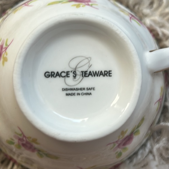 Grace’s Teaware cup and saucer with matching box. - Picture 4 of 8